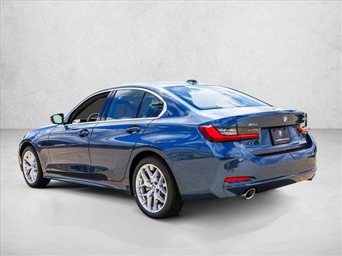 Certified 2025 BMW 330i xDrive Sedan w/ Convenience Package image 7