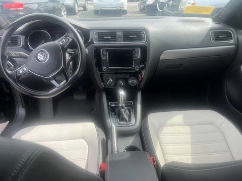 Used 2016 Volkswagen Jetta Sport image 13