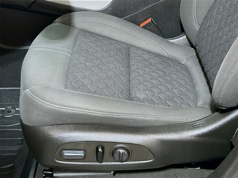 Used 2022 Chevrolet Blazer LT image 16