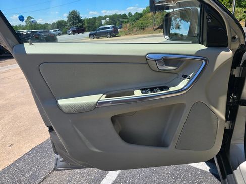 Used 2013 Volvo XC60 3.2 FWD image 14