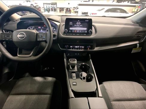 Used 2026 Nissan Rogue SV image 14