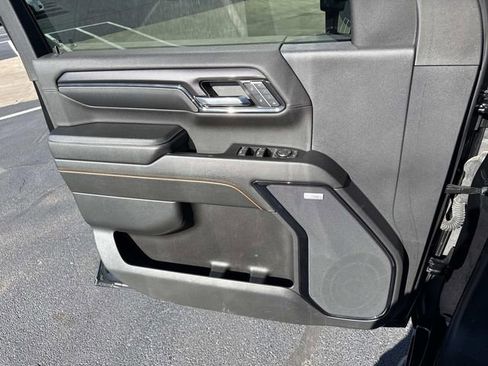 Used 2024 GMC Sierra 2500 AT4 w/ Technology Package image 8