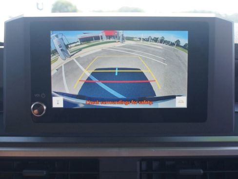 Used 2025 Toyota Tacoma SR5 AWD/4WD image 7