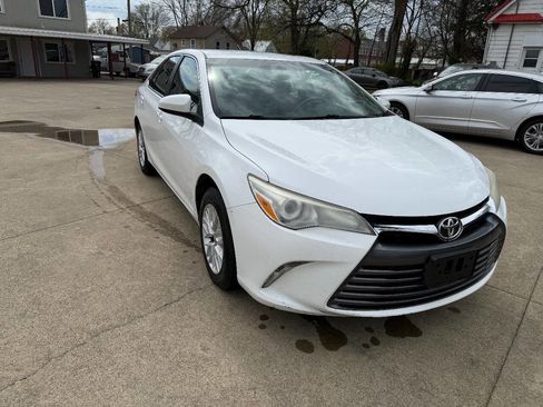 Used 2017 Toyota Camry LE FWD image 5