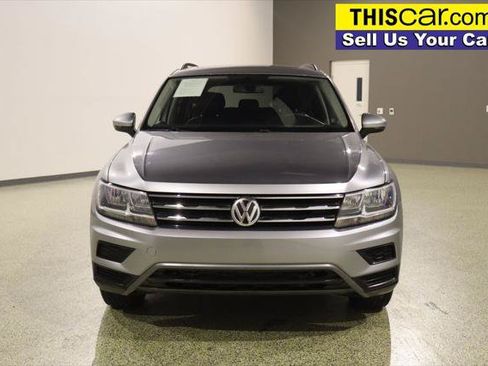 Used 2020 Volkswagen Tiguan SE FWD image 2