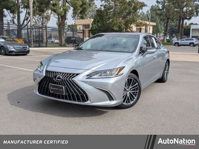 Certified 2025 Lexus ES 350 w/ Premium Package