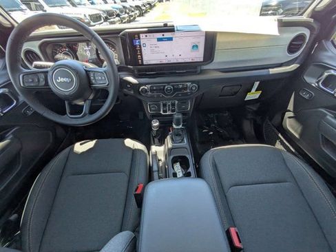 New 2025 Jeep Gladiator Sport image 13