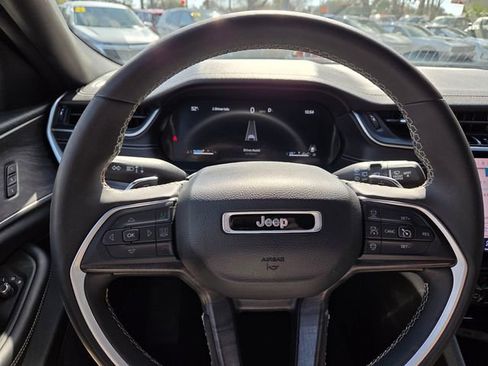 Used 2024 Jeep Grand Cherokee L Limited w/ Luxury Tech Group II image 41