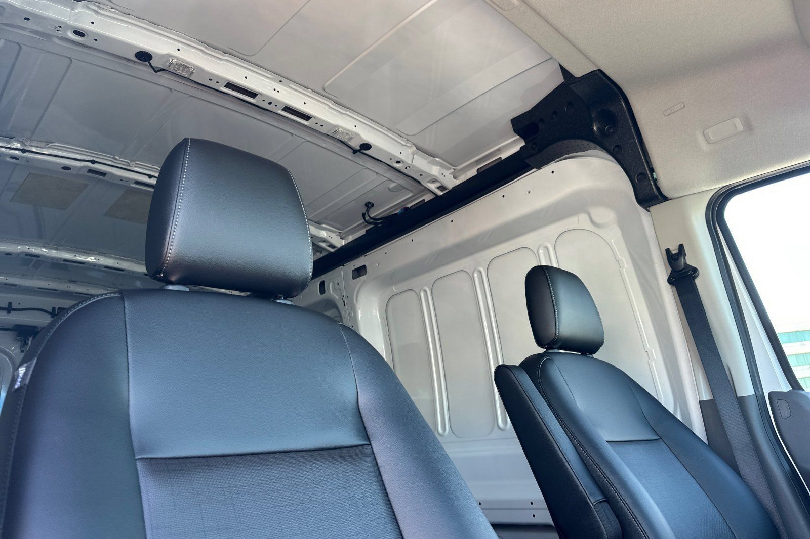 New 2026 Ford Transit 250 148 Medium Roof RWD image 16