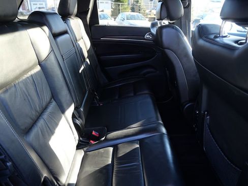 Used 2018 Jeep Grand Cherokee Limited image 27