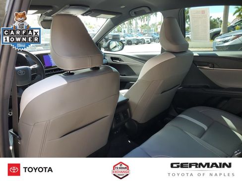 Used 2025 Toyota Camry SE w/ Convenience Package FWD image 22