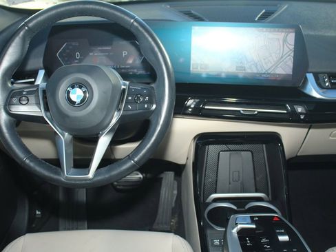 Used 2023 BMW X1 xDrive28i w/ Convenience Package AWD/4WD image 4