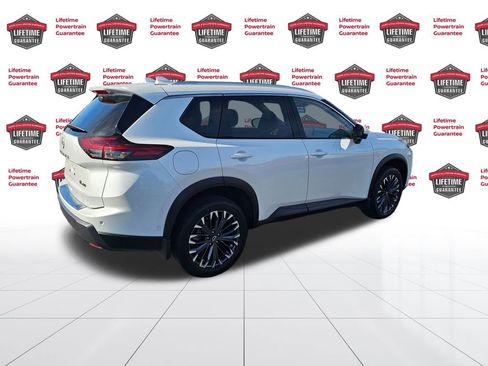 Certified 2025 Nissan Rogue SL w/ Tech Package image 7