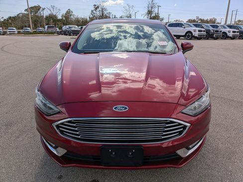 Used 2018 Ford Fusion SE w/ Equipment Group 201A image 3