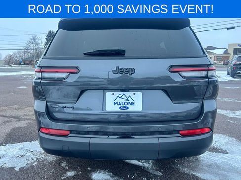 Used 2023 Jeep Grand Cherokee L Laredo image 5