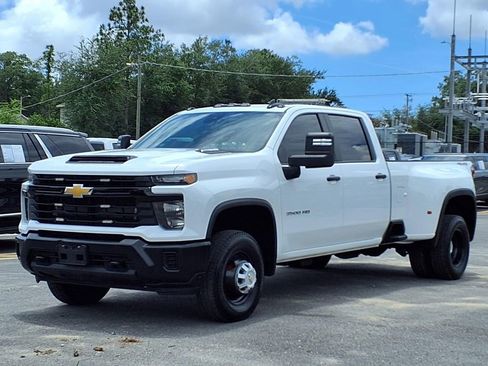 Used 2025 Chevrolet Silverado 3500 W/T AWD/4WD image 3