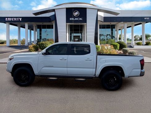 Used 2020 Toyota Tacoma SR5 RWD image 7