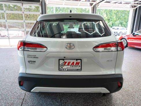 Used 2022 Toyota Corolla Cross L AWD/4WD image 3