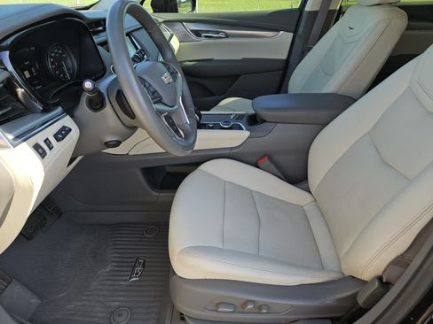 Used 2021 Cadillac XT5 Premium Luxury FWD image 25