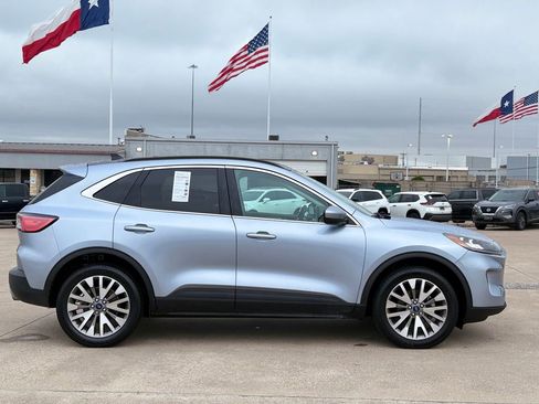 Used 2022 Ford Escape Titanium w/ Class II Trailer Tow Package AWD/4WD image 7