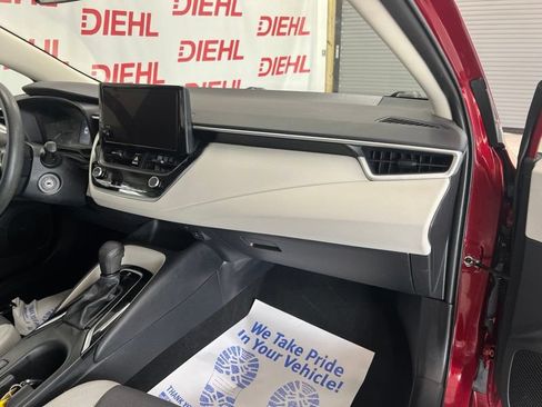 Used 2023 Toyota Corolla LE FWD image 13