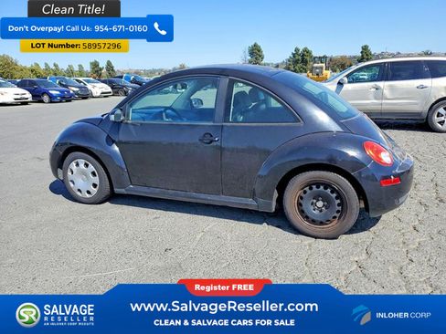 Used 2010 Volkswagen Beetle Coupe FWD image 3