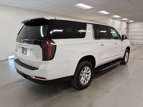 New 2026 Chevrolet Suburban LS image 6