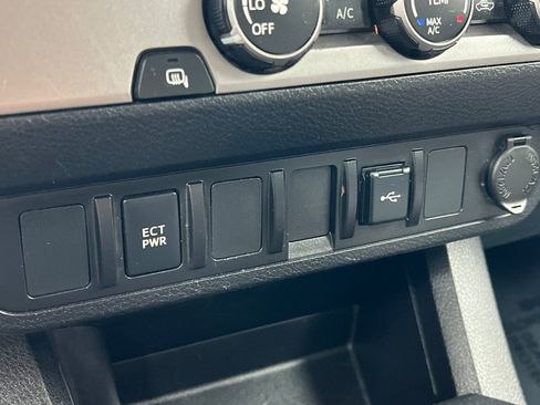 Certified 2022 Toyota Tacoma SR image 32
