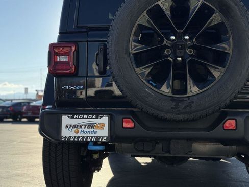 Used 2022 Jeep Wrangler Unlimited Sahara w/ Cold Weather Group image 12