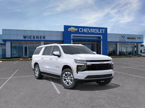 Used 2026 Chevrolet Suburban LS RWD image 1