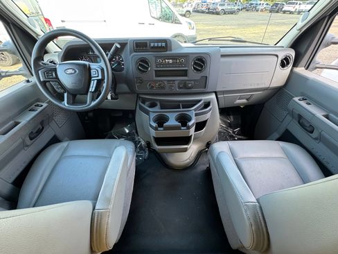 Used 2023 Ford E-450 and Econoline 450 Super Duty w/ Power Windows & Locks Group RWD image 32