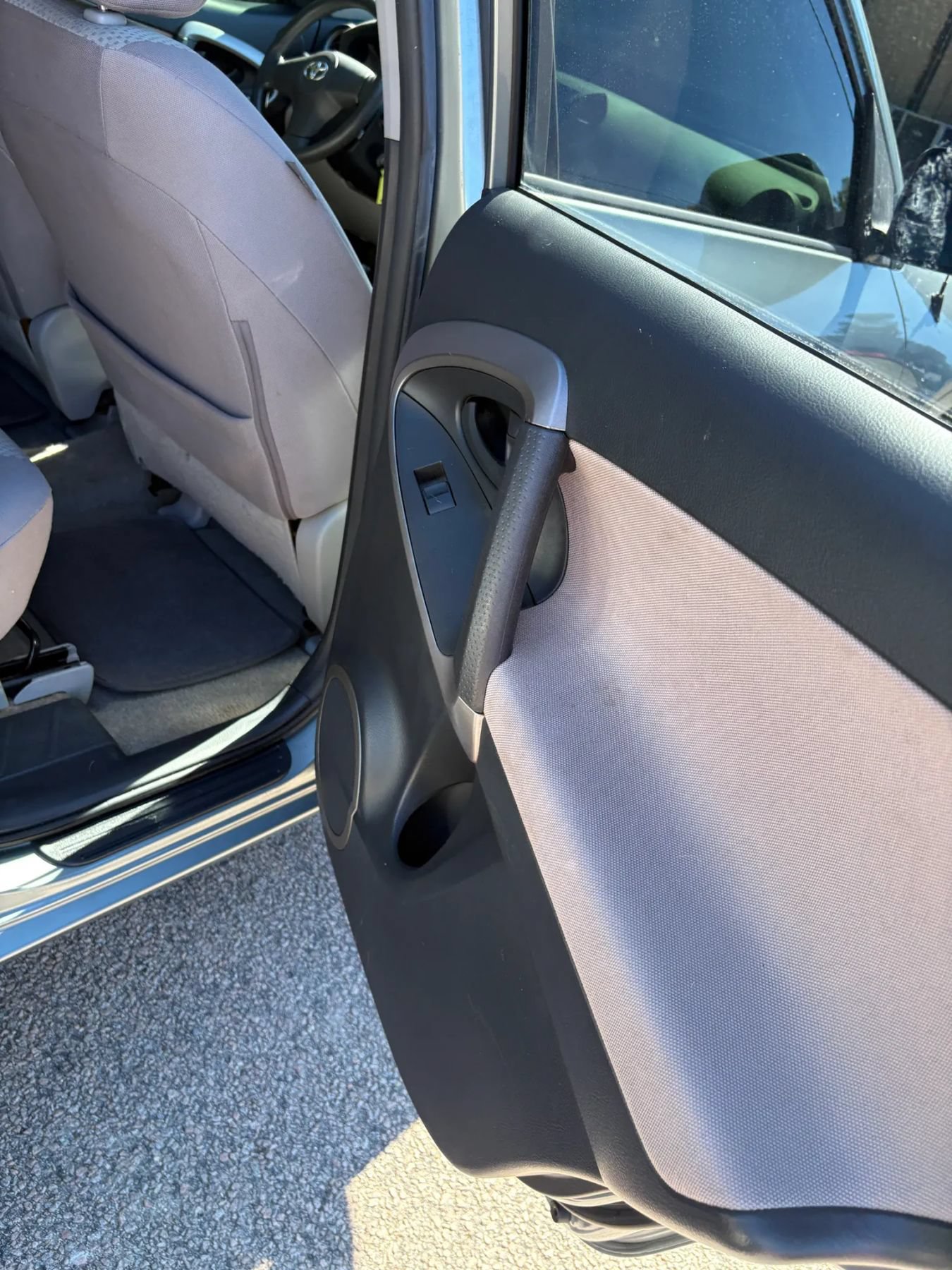 Used 2007 Toyota RAV4 2WD image 41
