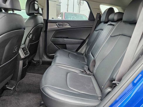 Used 2024 Kia Sportage EX image 17