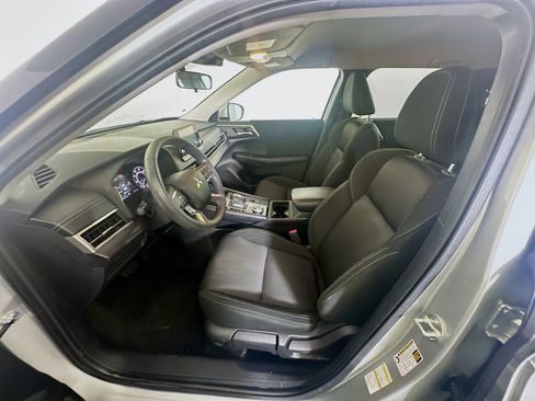 Used 2022 Mitsubishi Outlander ES FWD image 13