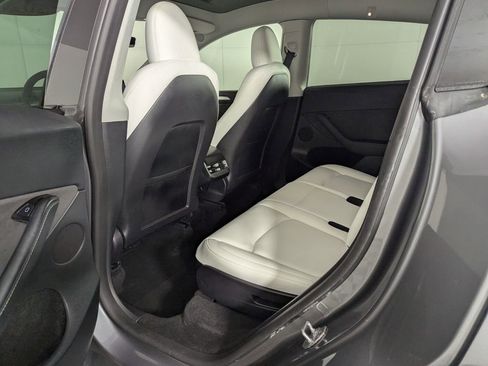 Used 2024 Tesla Model Y Long Range image 24