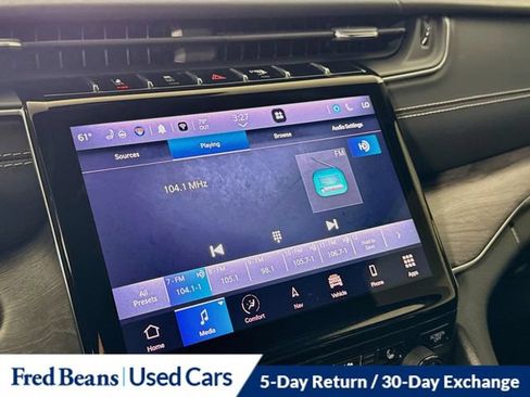 Used 2023 Jeep Grand Cherokee L Overland w/ Luxury Tech Group IV AWD/4WD image 20