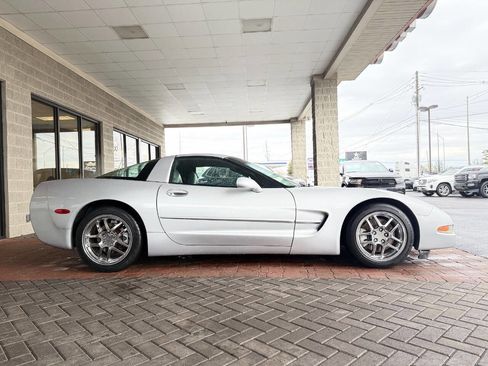Used 1998 Chevrolet Corvette Coupe image 13