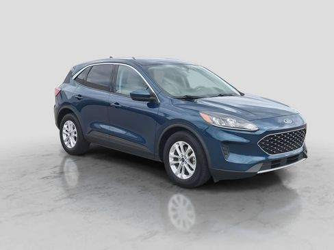 Used 2020 Ford Escape SE FWD image 2