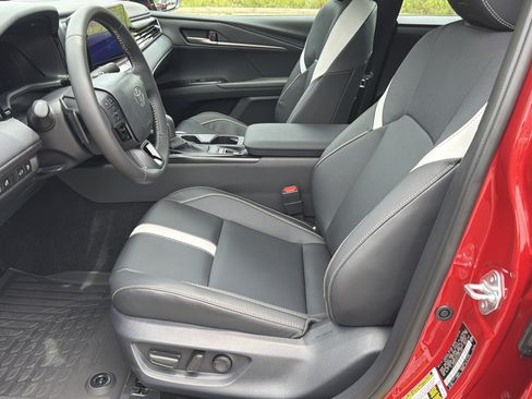 Used 2026 Toyota Camry SE w/ Multimedia Upgrade Package FWD image 9