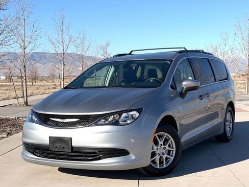 Used 2020 Chrysler Voyager Lxi image 1