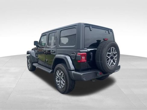 Used 2024 Jeep Wrangler Unlimited Sahara w/ Safety Group AWD/4WD image 2