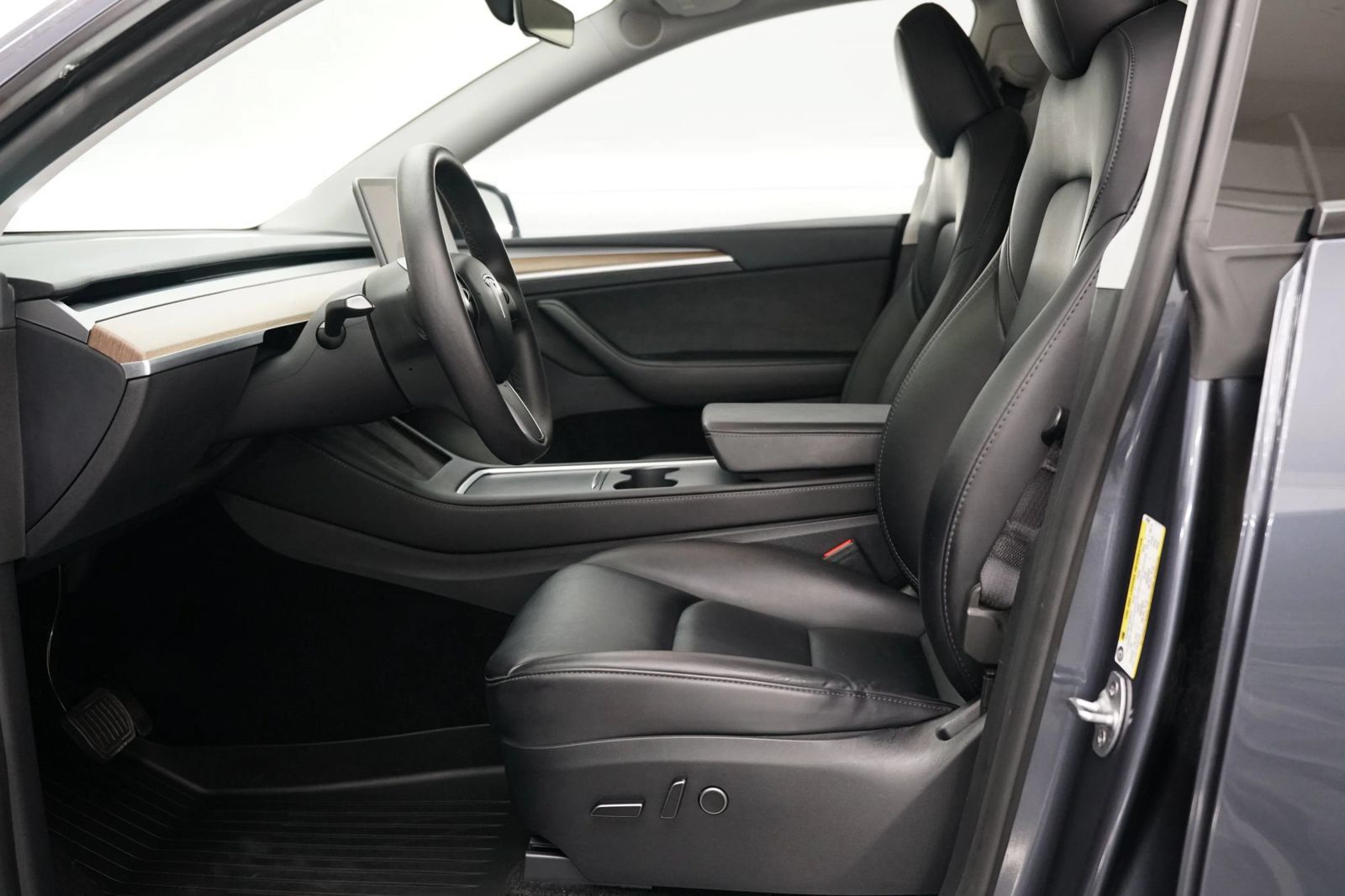 Used 2023 Tesla Model Y Long Range AWD/4WD image 21