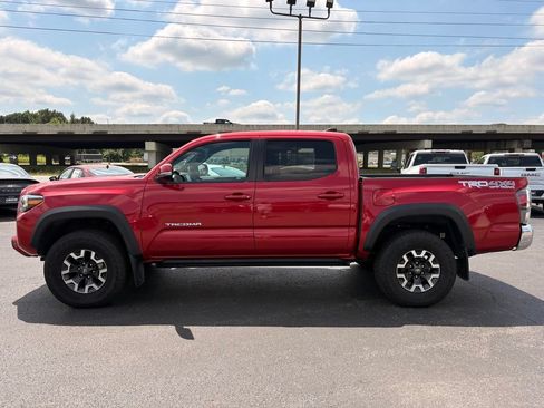 Used 2023 Toyota Tacoma TRD Off-Road AWD/4WD image 4