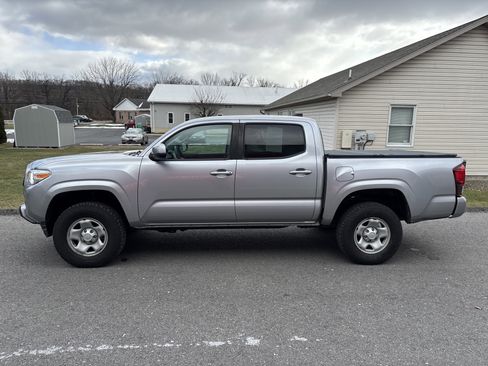 Used 2021 Toyota Tacoma SR image 6