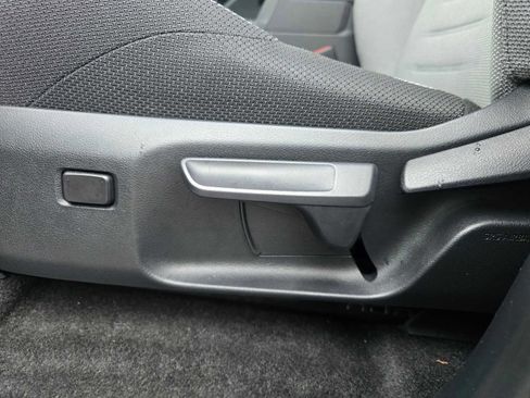 Certified 2025 Toyota 4Runner TRD Off-Road image 24