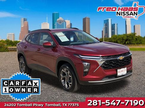 Used 2025 Chevrolet Trax LT image 1