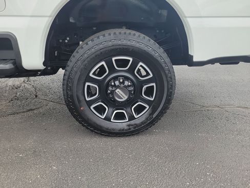 Used 2024 Ford F250 Platinum image 8