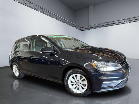 Used 2018 Volkswagen Golf S image 25