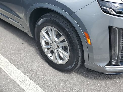 Used 2024 Cadillac XT6 Luxury AWD/4WD image 4