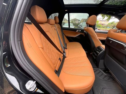 Used 2024 BMW X5 xDrive40i w/ Premium Package image 27